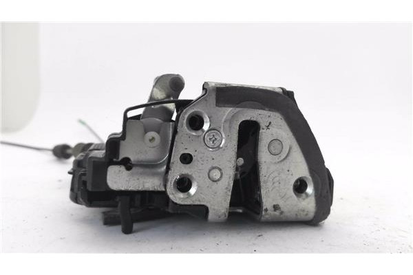 Recambio de cierre electromagnetico trasero izquierdo para toyota avensis cross sport (t27) 2.2 premium referencia OEM IAM A0466