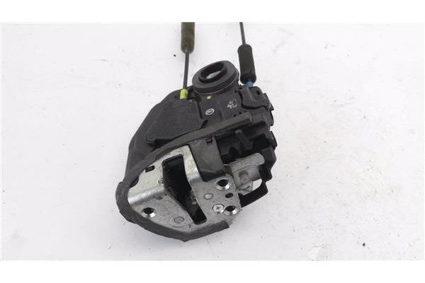 Recambio de cierre electromagnetico trasero izquierdo para toyota avensis cross sport (t27) 2.2 premium referencia OEM IAM A0466