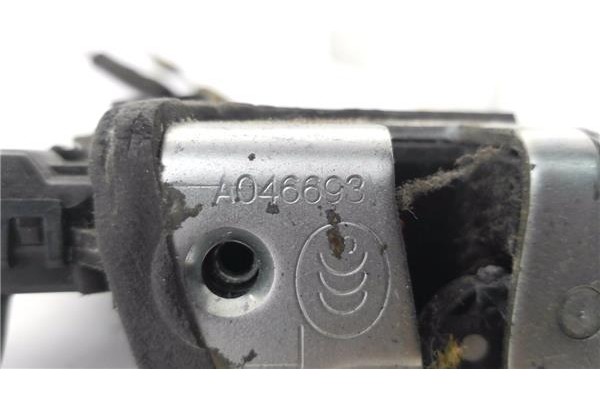Recambio de cierre electromagnetico delantero izquierdo para toyota avensis cross sport (t27) 2.2 premium referencia OEM IAM A04