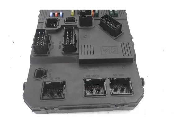 Recambio de caja fusibles/rele para citroen xsara picasso 1.6 hdi referencia OEM IAM 9657999780 E0200 