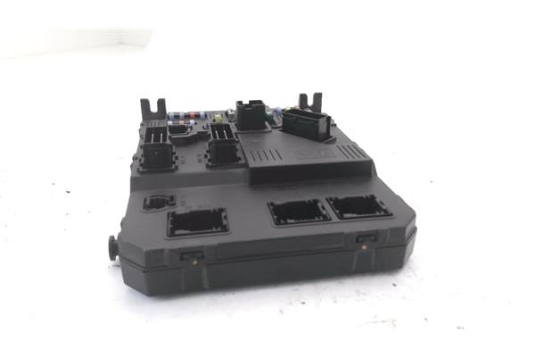 Recambio de caja fusibles/rele para citroen xsara picasso 1.6 hdi referencia OEM IAM 9657999780 E0200 