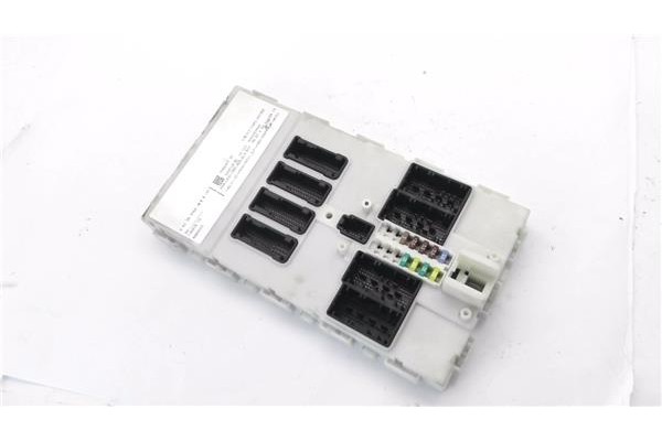 Recambio de caja fusibles/rele para bmw serie 1 berlina 5p (f20) 2.0 116d referencia OEM IAM 116RI001052 936641101 