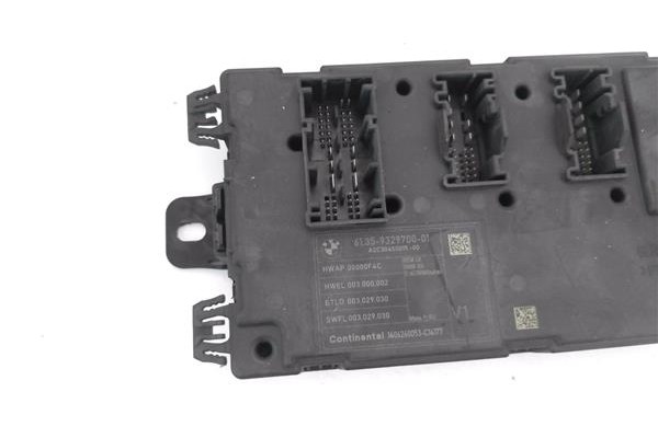 Recambio de caja fusibles/rele para bmw serie 1 berlina 5p (f20) 2.0 116d referencia OEM IAM 932970001 A2C3045001500 