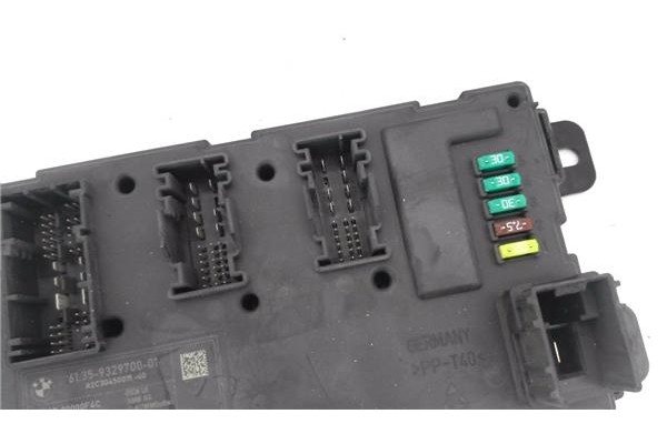 Recambio de caja fusibles/rele para bmw serie 1 berlina 5p (f20) 2.0 116d referencia OEM IAM 932970001 A2C3045001500 