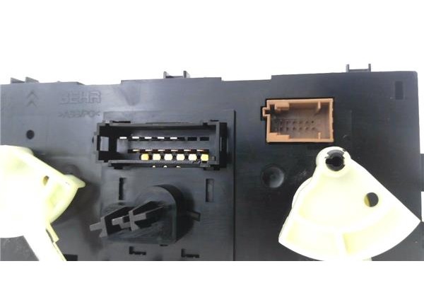 Recambio de mandos calefaccion / a.a. para citroen c3 1.4 attraction referencia OEM IAM X8032001 400018004 
