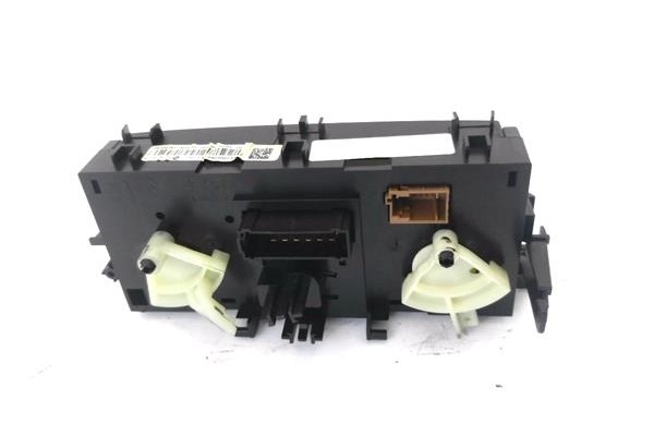 Recambio de mandos calefaccion / a.a. para citroen c3 1.4 attraction referencia OEM IAM X8032001 400018004 