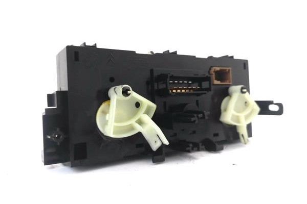 Recambio de mandos calefaccion / a.a. para citroen c3 1.4 attraction referencia OEM IAM X8032001 400018004 