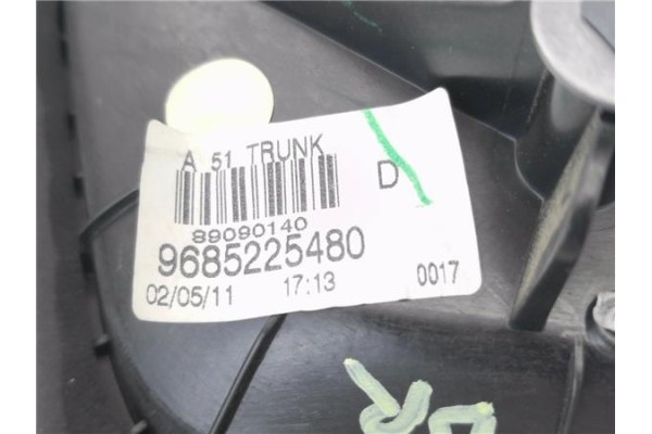 Recambio de piloto porton trasero derecho para citroen c3 1.4 attraction referencia OEM IAM 9685225480  