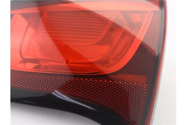Recambio de piloto porton trasero derecho para citroen c3 1.4 attraction referencia OEM IAM 9685225480  