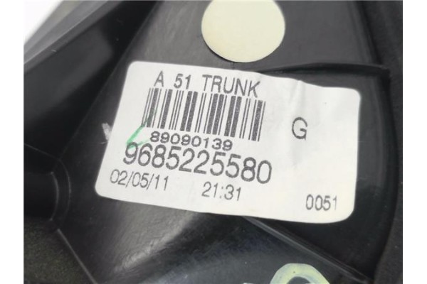 Recambio de piloto porton trasero izquierdo para citroen c3 1.4 attraction referencia OEM IAM 9685225580  