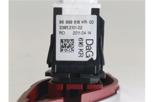 Recambio de interruptor luces emergencia para citroen c3 1.4 attraction referencia OEM IAM 96669616KR  