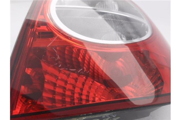 Recambio de piloto trasero derecho para chevrolet captiva 2.0 d referencia OEM IAM 20946136  