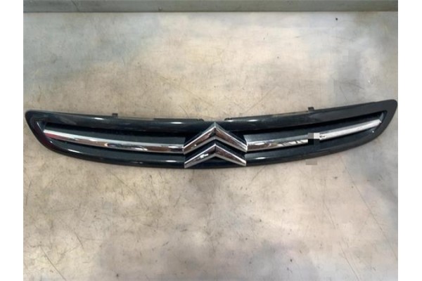 Recambio de rejilla capo para citroen xsara picasso 2.0 hdi referencia OEM IAM 9650059677 9650059377 