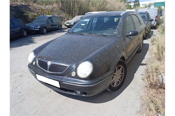 lancia lybra station wagon del año 2001