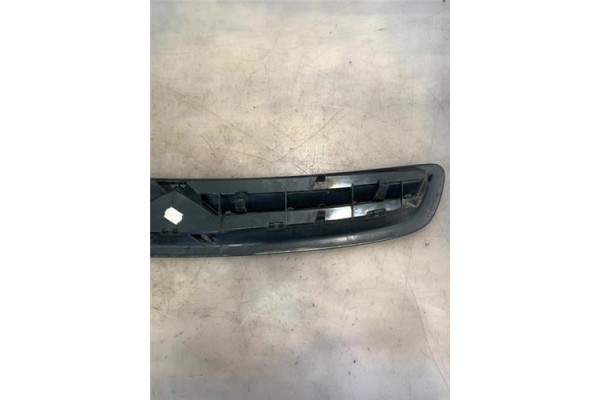 Recambio de rejilla capo para citroen xsara picasso 2.0 hdi referencia OEM IAM 9650059677 9650059377 
