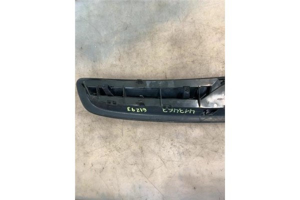 Recambio de rejilla capo para citroen xsara picasso 2.0 hdi referencia OEM IAM 9650059677 9650059377 