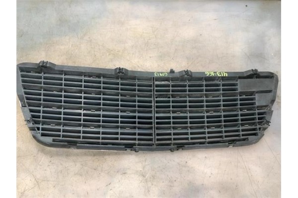 Recambio de rejilla capo para mercedes-benz clase e (bm 210) berlina 2.7 270 cdi (210.016) referencia OEM IAM 2108800583  
