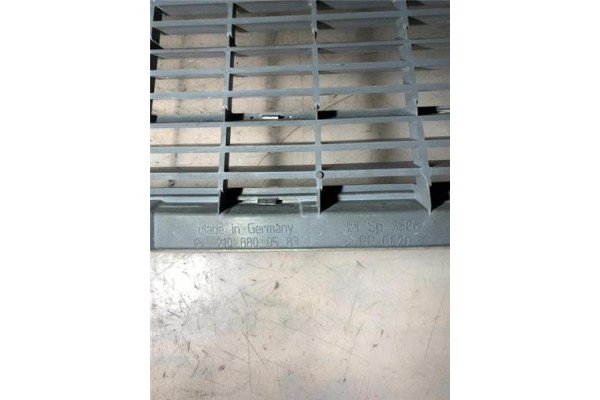 Recambio de rejilla capo para mercedes-benz clase e (bm 210) berlina 2.7 270 cdi (210.016) referencia OEM IAM 2108800583  