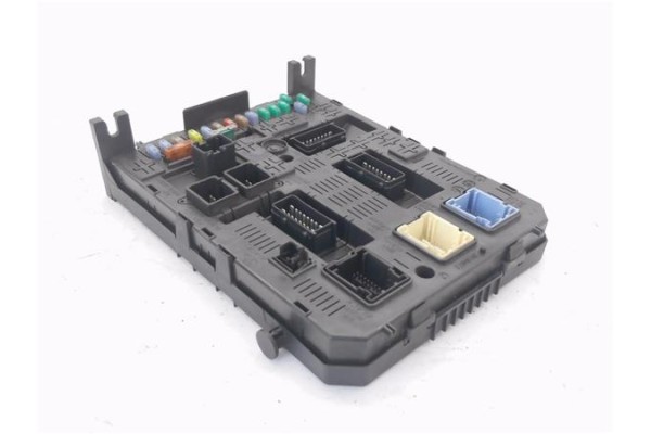 Recambio de bsi para peugeot 407 coupé 2.0 hdi referencia OEM IAM 9664058880  