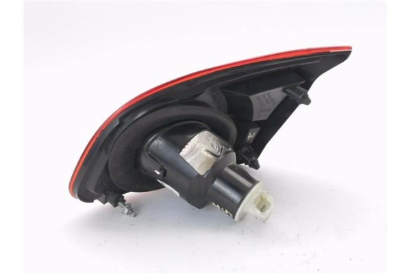 Recambio de piloto porton trasero izquierdo para nissan qashqai j10 2.0 acenta 4x2 referencia OEM IAM 89071063  