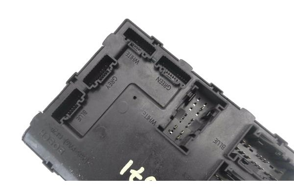 Recambio de módulo electrónico para ford fiesta vi 1.6 tdci referencia OEM IAM 8V5115K600CJ 30363117701 
