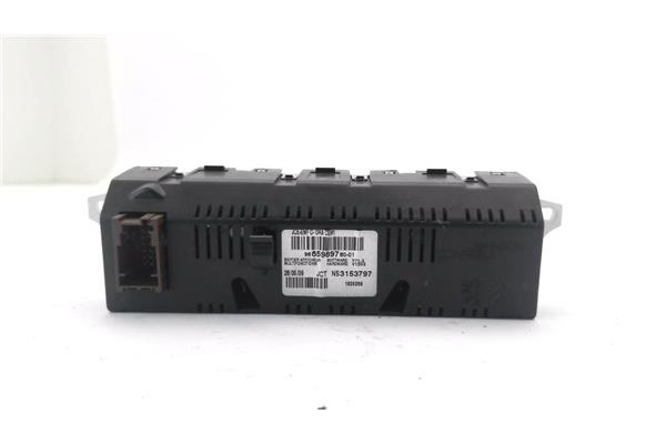 Recambio de display para citroen c5 tourer 2.0 business class referencia OEM IAM 9665589780 NS3153797 