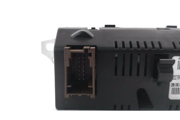 Recambio de display para citroen c5 tourer 2.0 business class referencia OEM IAM 9665589780 NS3153797 