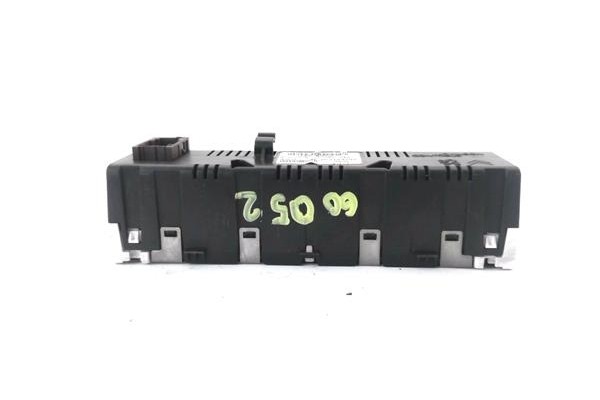 Recambio de display para citroen c5 tourer 2.0 business class referencia OEM IAM 9665589780 NS3153797 