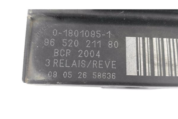 Recambio de caja precalentamiento para citroen c5 tourer 2.0 business class referencia OEM IAM 9652021180 18010951 