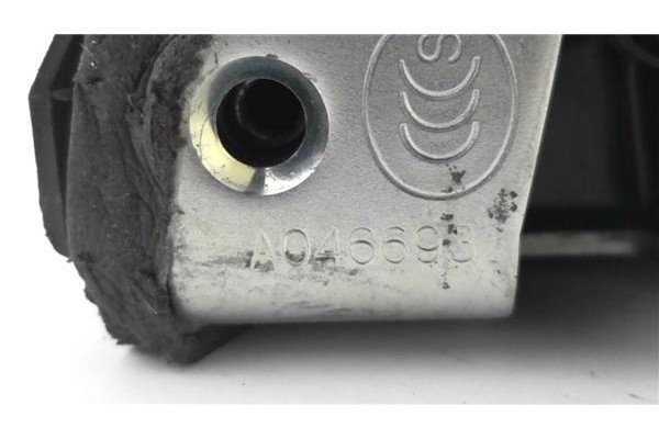 Recambio de cierre electromagnetico trasero derecho para toyota avensis cross sport (t27) 2.2 premium referencia OEM IAM A046693