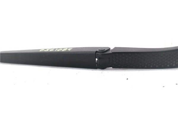 Recambio de brazo limpiaparabrisas delantero izquierdo para renault clio iii 1.4 16v referencia OEM IAM 82002268916  