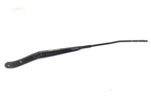 Recambio de brazo limpiaparabrisas delantero izquierdo para renault clio iii 1.4 16v referencia OEM IAM 82002268916  
