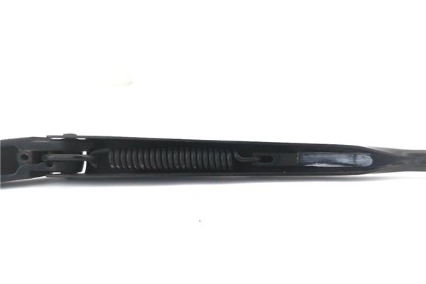 Recambio de brazo limpiaparabrisas delantero izquierdo para renault clio iii 1.4 16v referencia OEM IAM 82002268916  