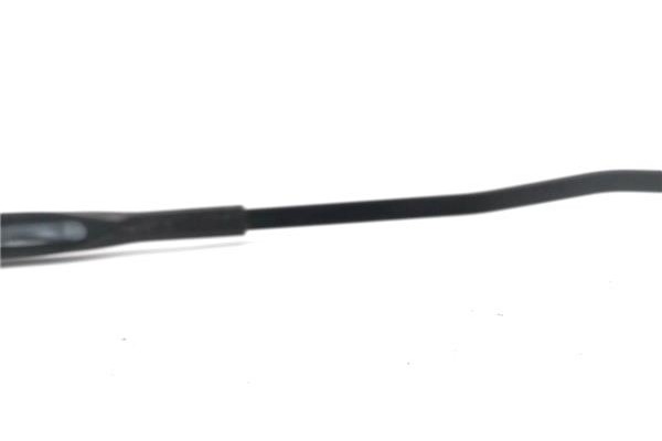 Recambio de brazo limpiaparabrisas delantero izquierdo para renault clio iii 1.4 16v referencia OEM IAM 82002268916  