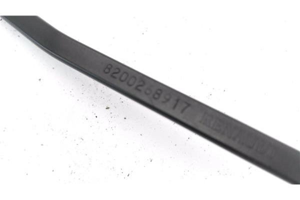 Recambio de brazo limpiaparabrisas delantero derecho para renault clio iii 1.4 16v referencia OEM IAM 8200268917  