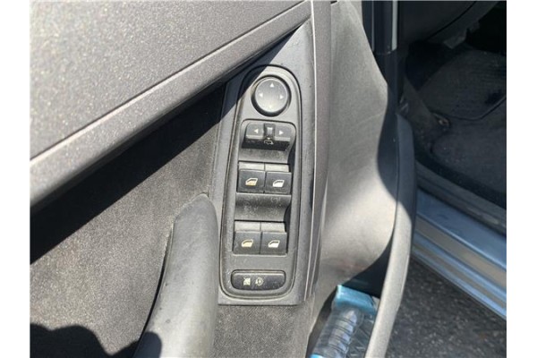 Recambio de mando elevalunas delantero izquierdo para citroen c4 picasso 1.6 hdi referencia OEM IAM 6554YH  