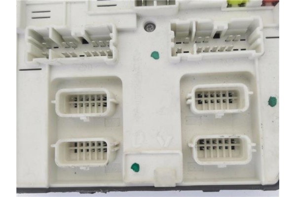 Recambio de caja fusibles/rele para renault grand scénic iii (jz0/1_) 1.5 dci referencia OEM IAM 284B62069R  