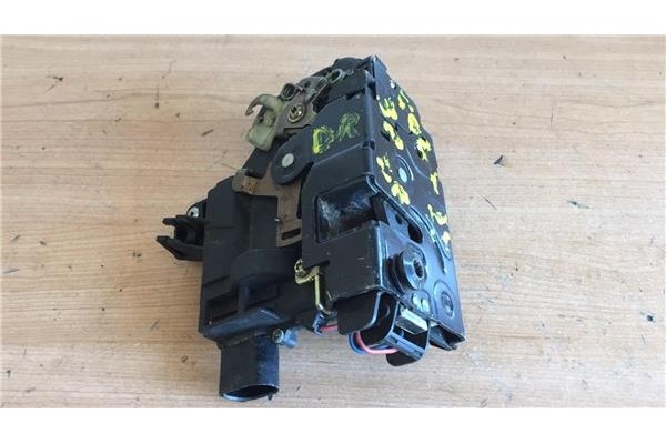 Recambio de cierre electromagnetico delantero derecho para volkswagen golf iv berlina (1j1) 1.6 conceptline referencia OEM IAM  