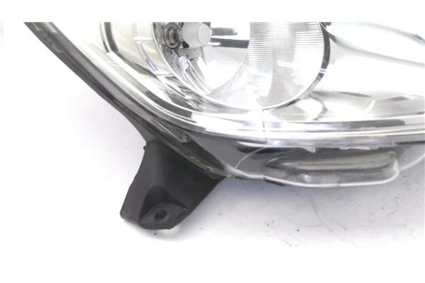 Recambio de faro delantero dcho para citroen c3 1.4 attraction referencia OEM IAM 967381438002 79998D 