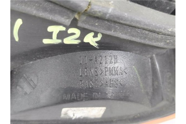 Recambio de piloto trasero izquierdo para volkswagen t4 transporter 1.9 furgón referencia OEM IAM 11A212B  