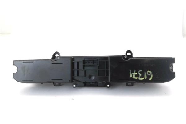 Recambio de interruptor luces emergencia para mercedes-benz vito / mixto furgón (w639) 113 cdi referencia OEM IAM A6398701110 A6