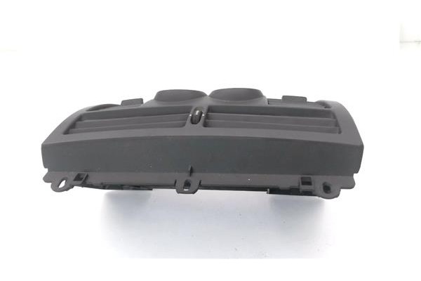 Recambio de rejilla entrada de aire para mercedes-benz vito / mixto furgón (w639) 113 cdi referencia OEM IAM A6396800007  
