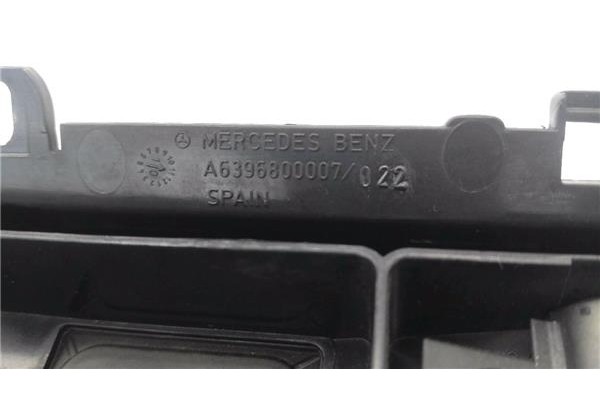 Recambio de rejilla entrada de aire para mercedes-benz vito / mixto furgón (w639) 113 cdi referencia OEM IAM A6396800007  