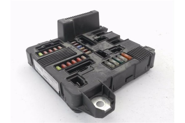 Recambio de caja fusibles/rele para renault megane ii sedán (lm0/1_) 1.5 dci referencia OEM IAM 8200306033A S118399300J 