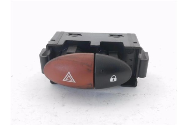 Recambio de interruptor luces emergencia para renault master iii combi 2.3 l1h1 3,0t referencia OEM IAM E3160101  