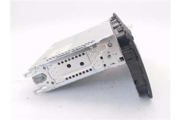 Recambio de autoradio para seat ibiza st (6j8) 1.2 tsi referencia OEM IAM 6J1035153F  