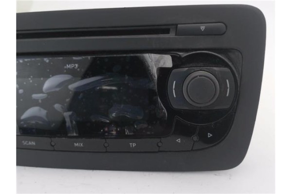 Recambio de autoradio para seat ibiza st (6j8) 1.2 tsi referencia OEM IAM 6J1035153F  