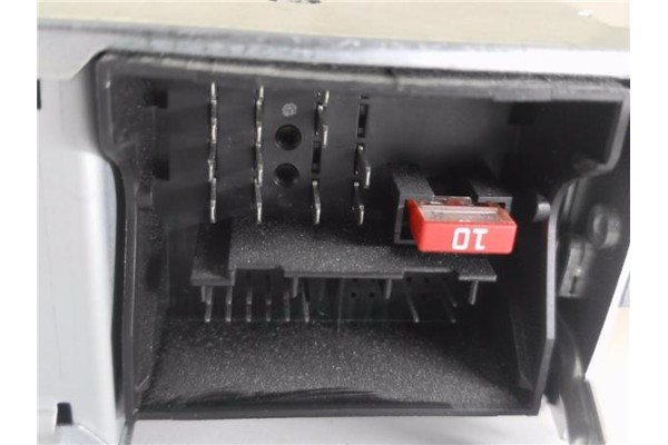 Recambio de radio / cd para seat ibiza berlina (6j5) 1.4 16v referencia OEM IAM 6J1035153F SEZA1K1118599 