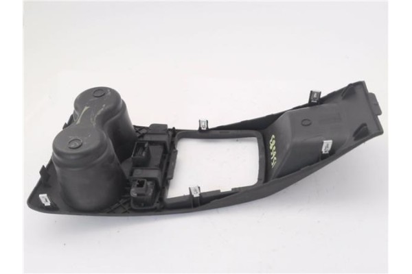 Recambio de embellecedor palanca cambio para seat ibiza berlina (6j5) 1.4 16v referencia OEM IAM 6J0858331  