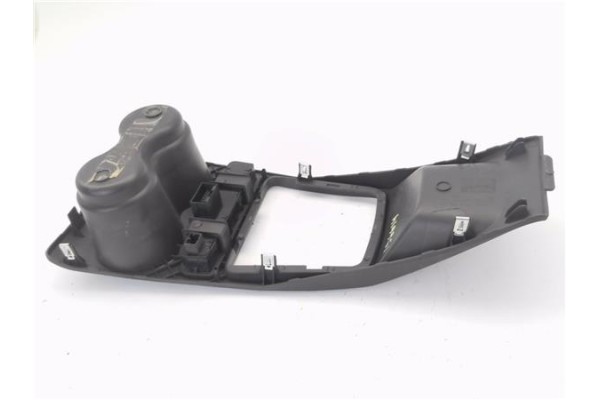 Recambio de embellecedor palanca cambio para seat ibiza berlina (6j5) 1.4 referencia OEM IAM 6J0858331  